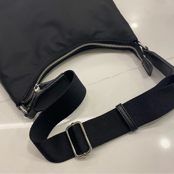 NWOT shoulder fabric baguette bag - Picture 6 of 8